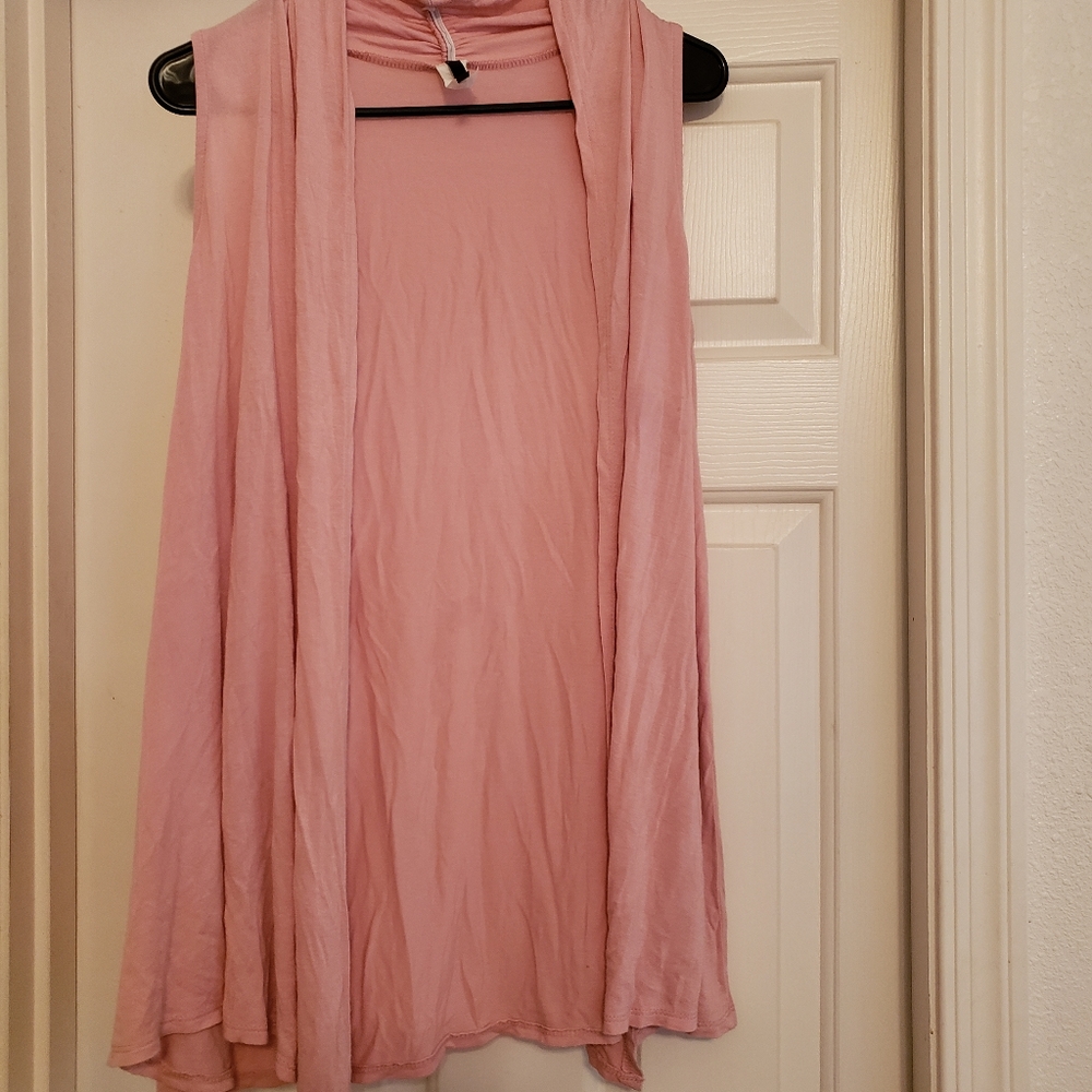 Sleeveless ultra lightweight and soft Cardigan. Large. Like new.